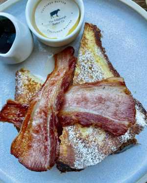 A picture of the French toast at Salt Café in Edinburgh