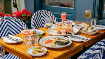 Colour image of the terrace at Cin Cin, Fitzrovia