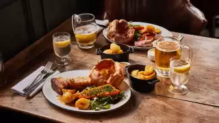 A colour image of the Sunday roast at The Chelsea Pig